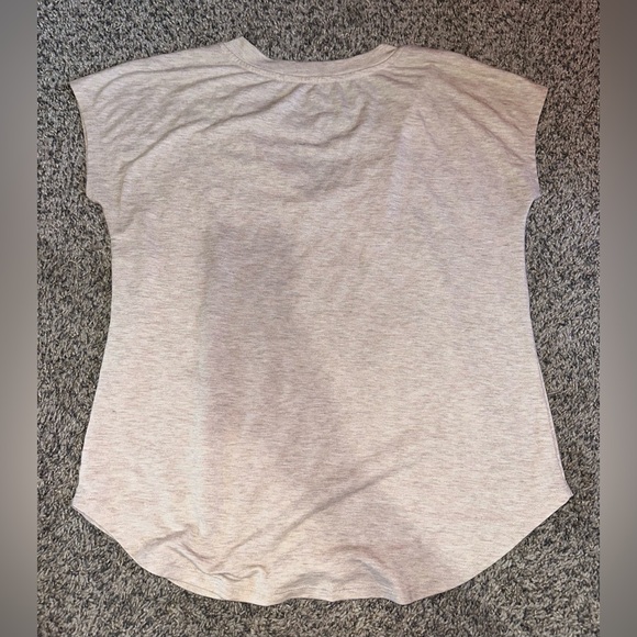 Maurice’s V Neck Tee size M - Picture 4 of 4